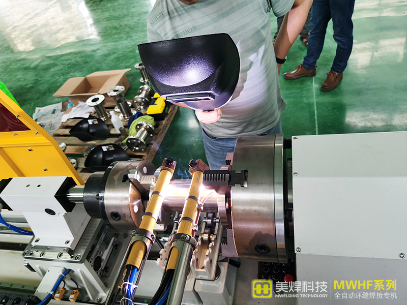 全自动环缝焊接专机4.jpg